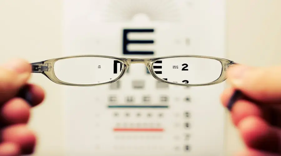 عینک مونوویژن چشم